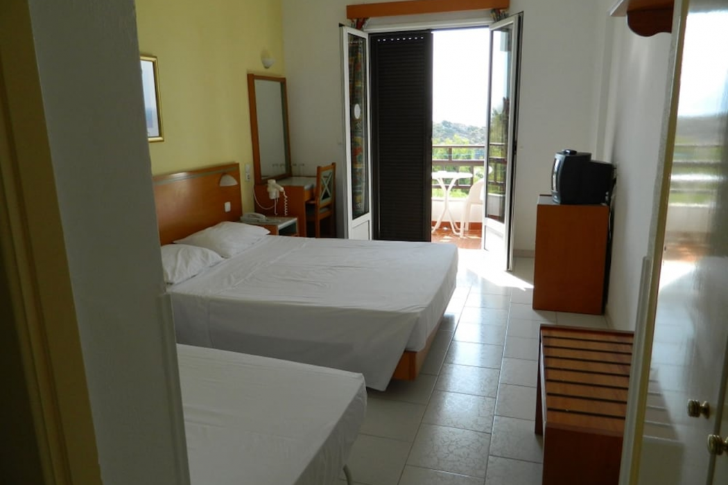 Glicorisa Beach Hotel 10/64