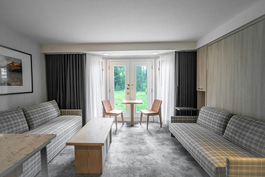 Lake Louise Inn 19/72