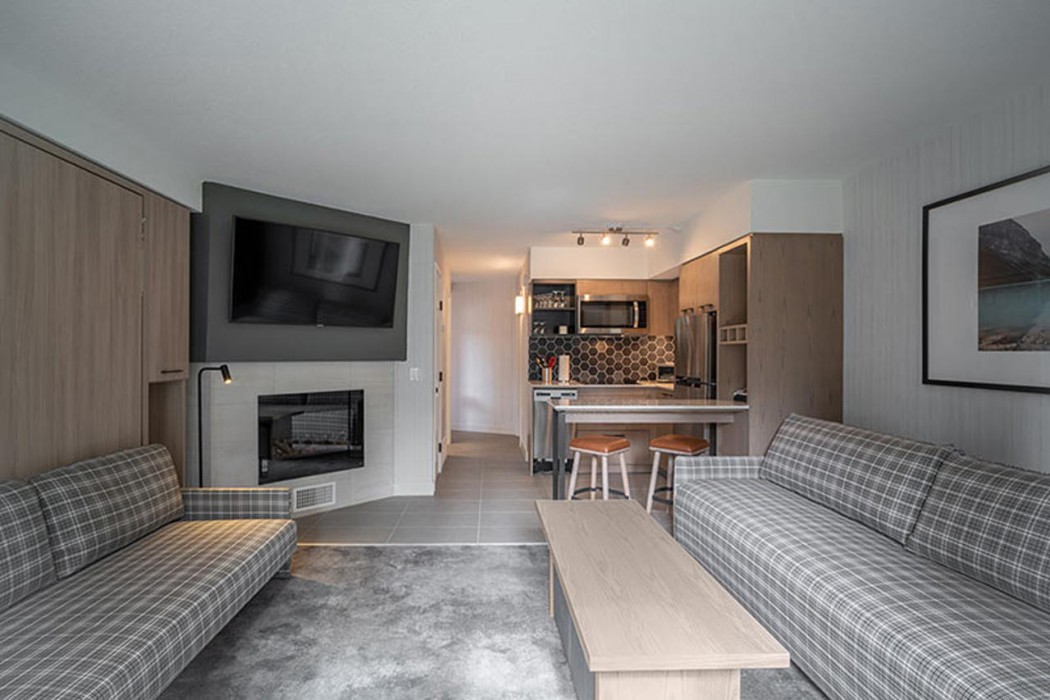 Lake Louise Inn 16/72