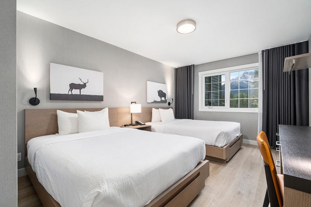 Lake Louise Inn 24/72