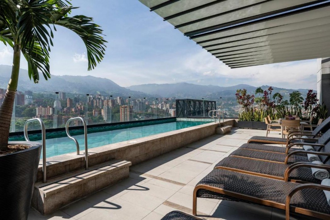 York Medellin, Curio Collection by Hilton 23/60