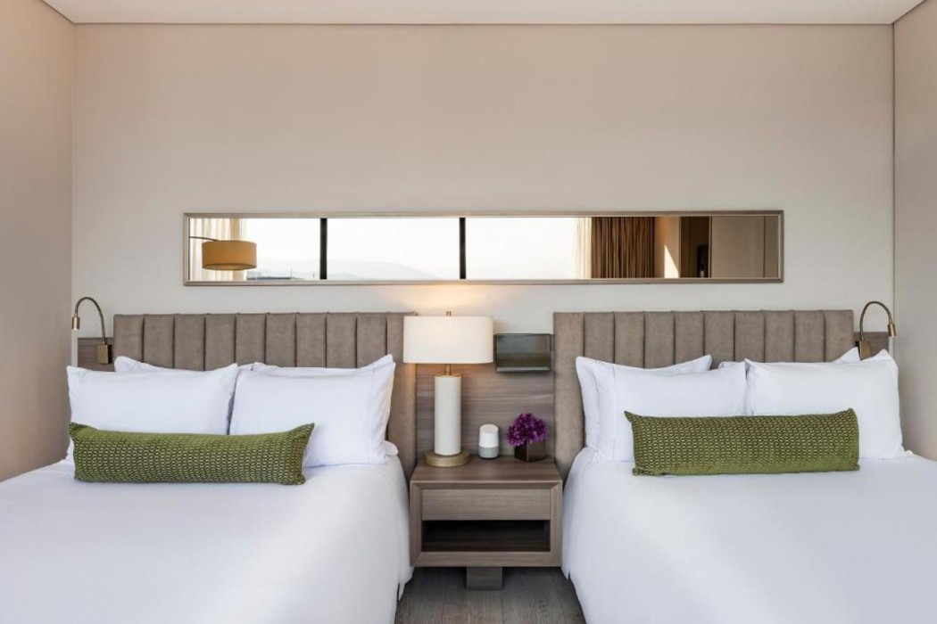 York Medellin, Curio Collection by Hilton 7/60