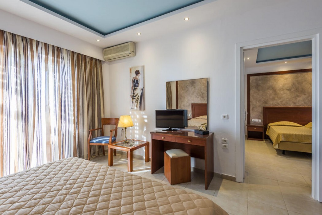 Gaia Royal Hotel 38/86