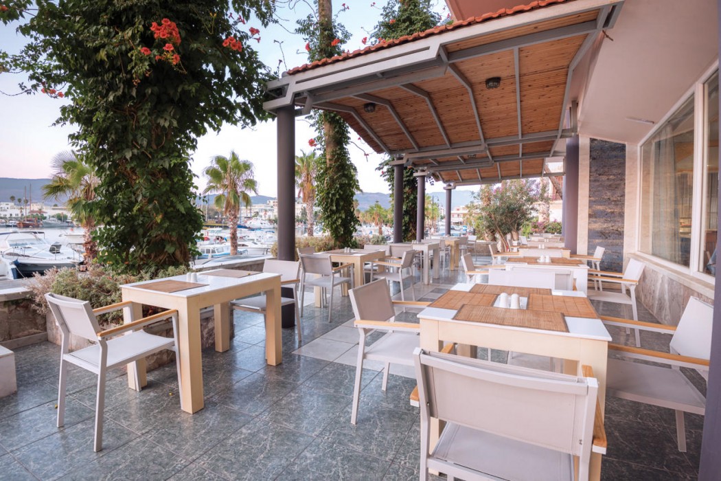 Kosta Palace City Hotel 127/157