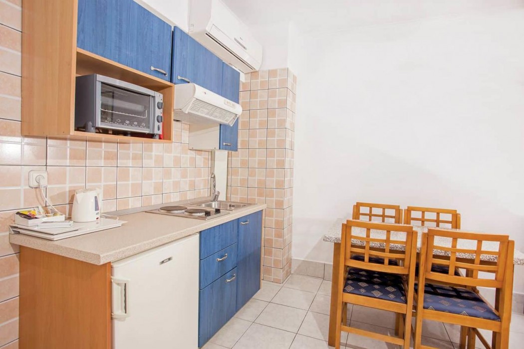Kosta Palace City Hotel 24/157