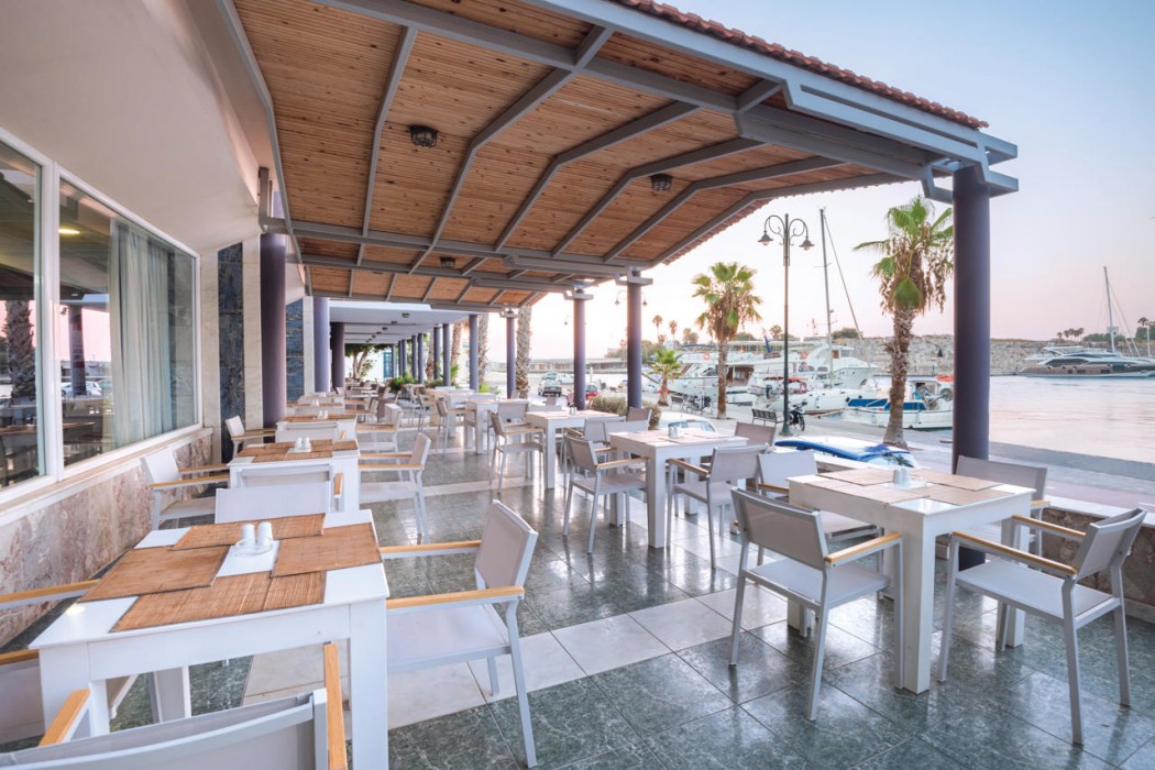 Kosta Palace City Hotel 121/157