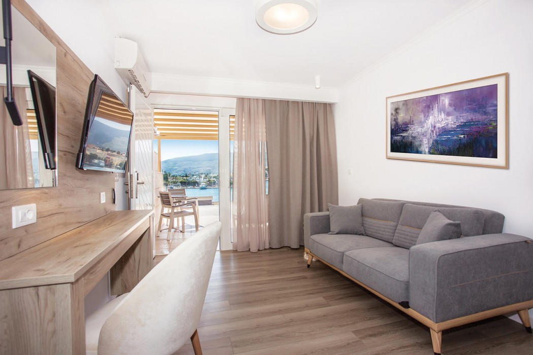 Kosta Palace City Hotel 49/157