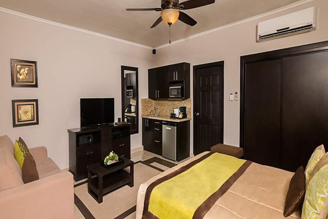 Occidental Papagayo - Adults only 13/79