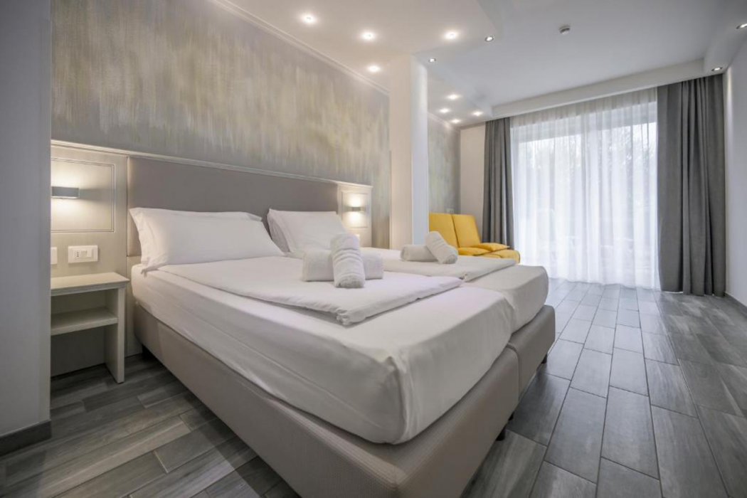 Villa Paradiso Suite 12/29