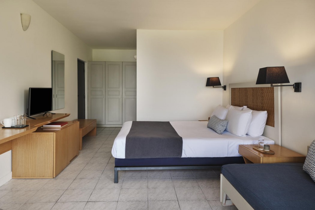 Aeolos Beach Resort Corfu 6/30