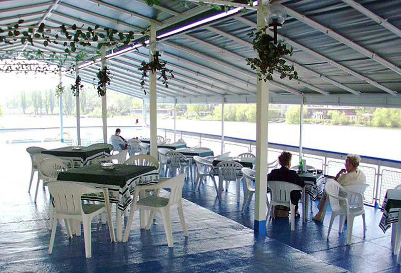 Botel Racek 17/30