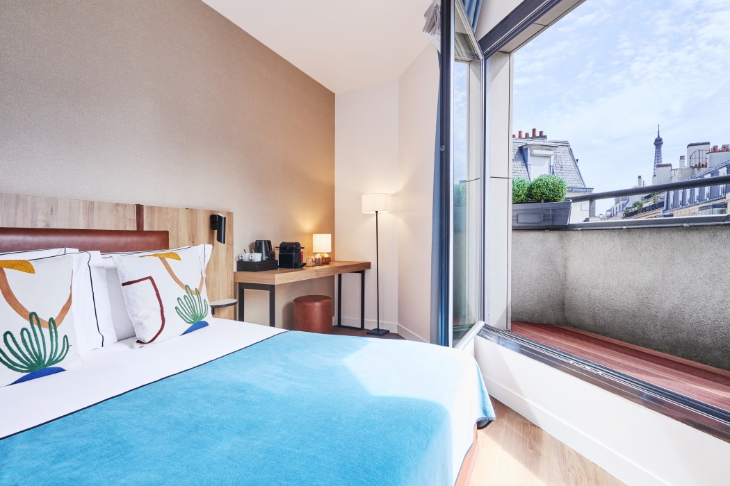 Superior Balcony Eiffel View