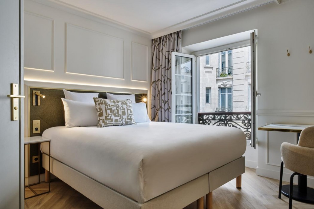 Posy Hotel by HappyCulture 16/84