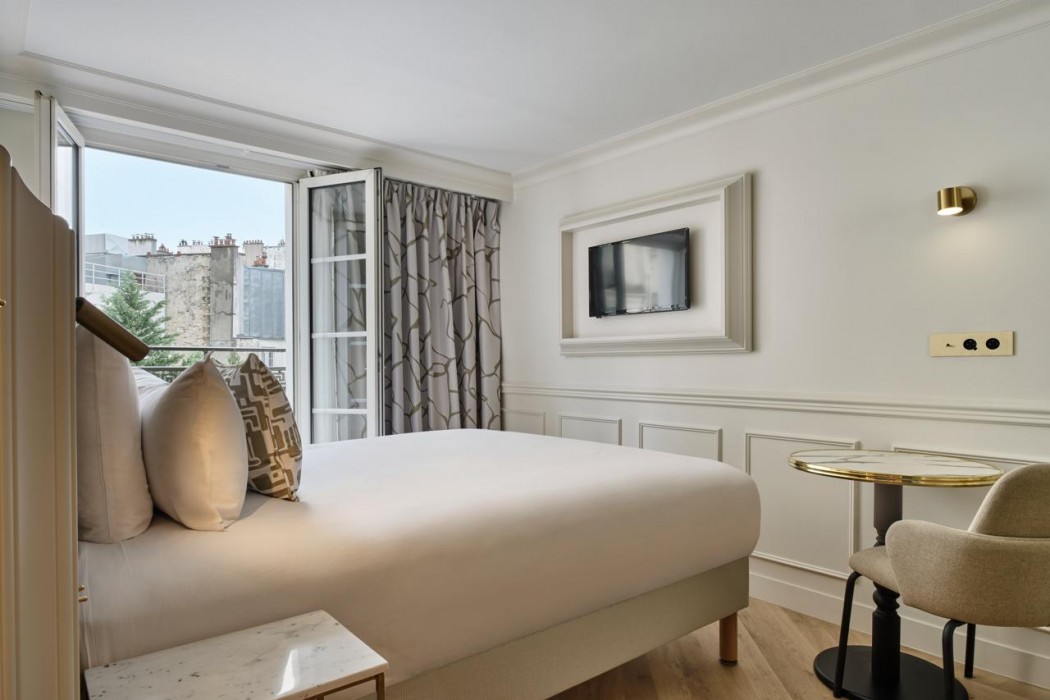 Posy Hotel by HappyCulture 15/84