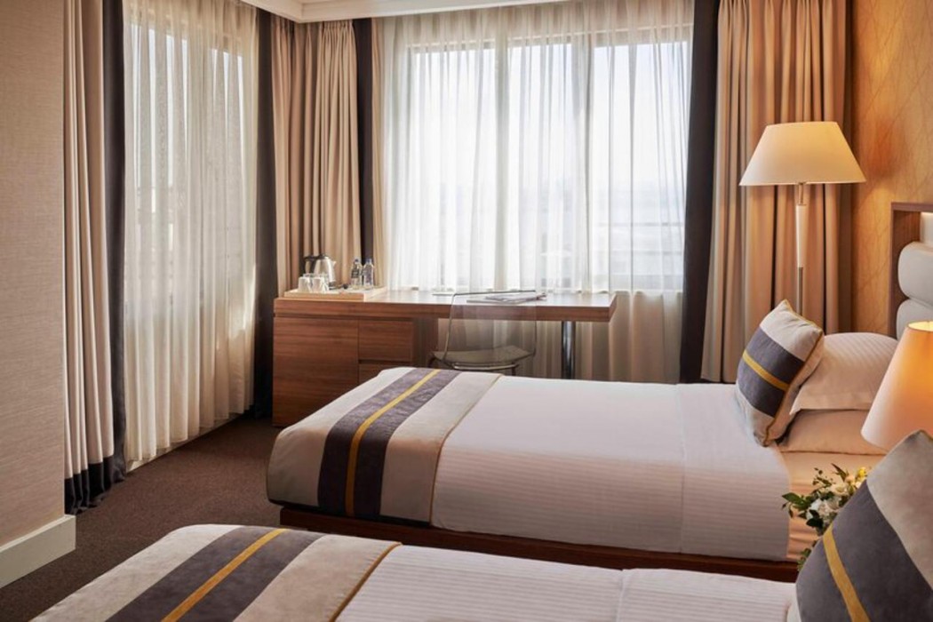 Richmond Hotel 16/73