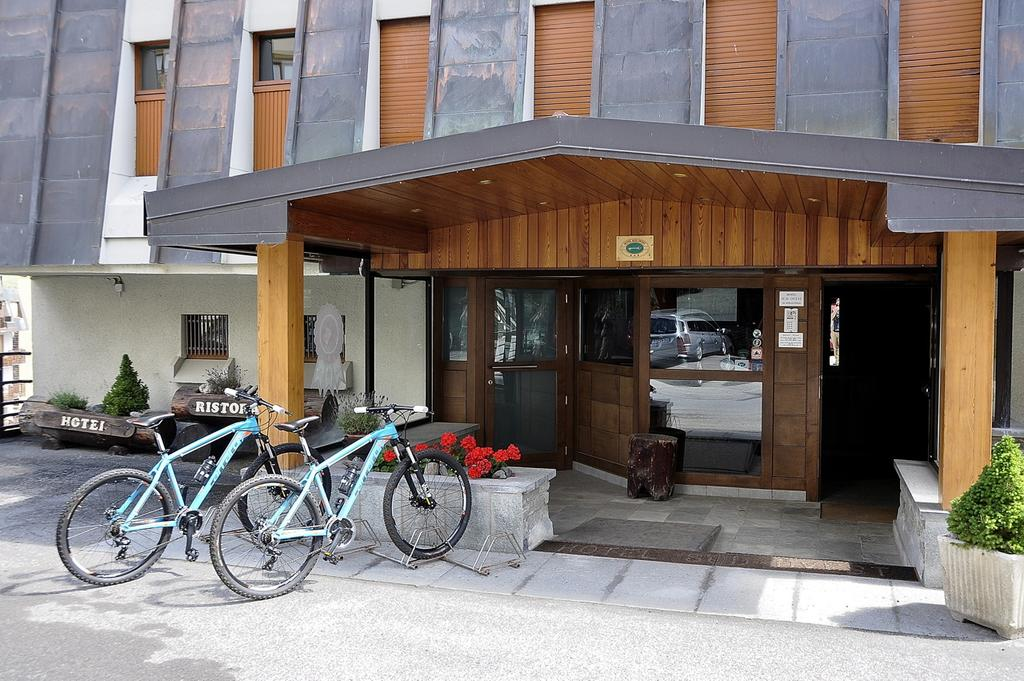 Hotel Sud Ovest 1/53