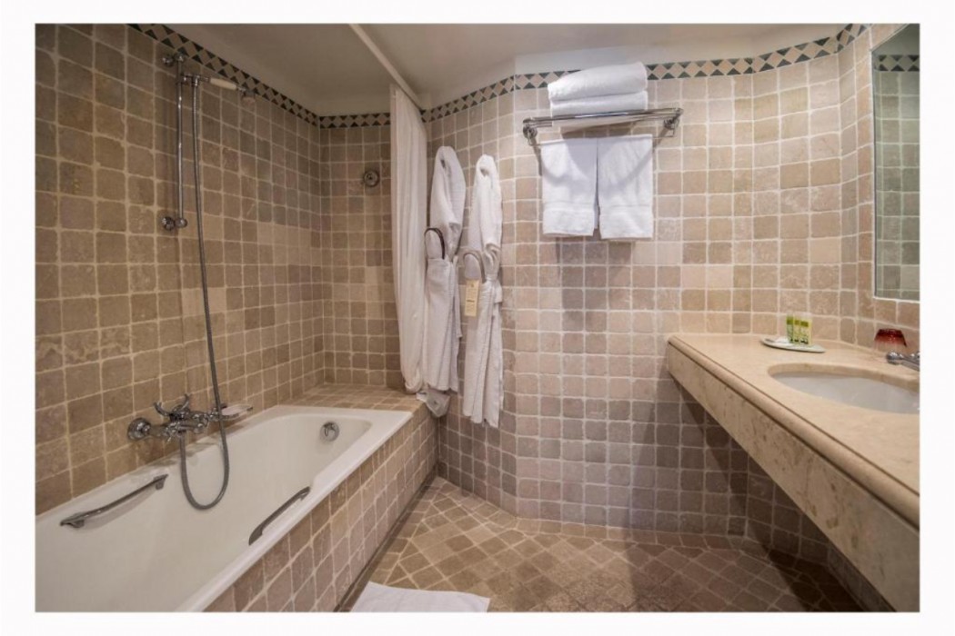 Hotel La Perouse Nice 7/69