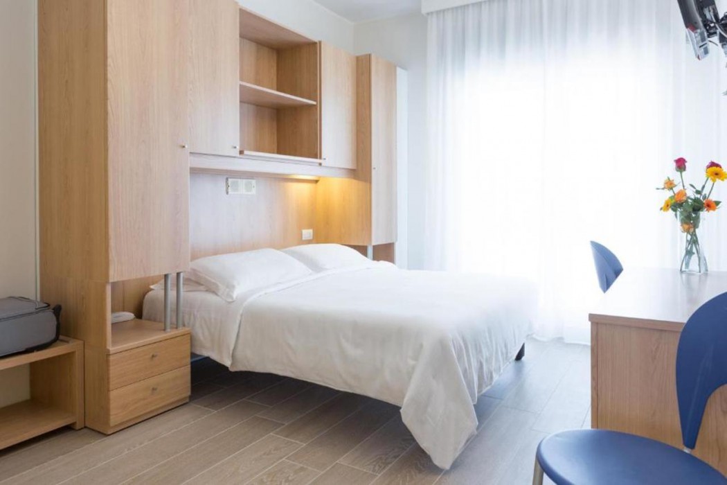 Hotel Mediterraneo 11/37
