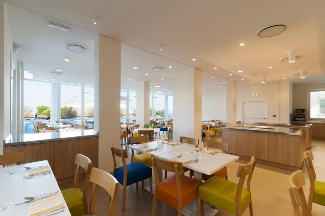 Hotel Mediterraneo 23/37