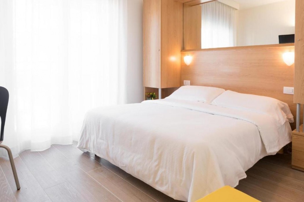 Hotel Mediterraneo 10/37
