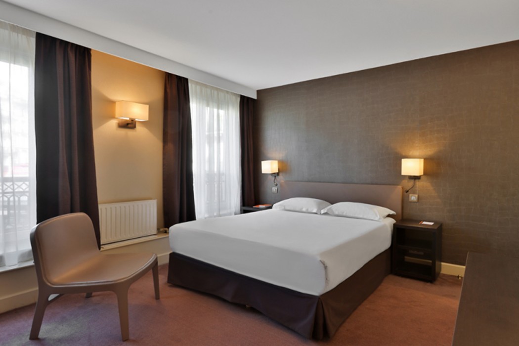 Londres et New York Hotel 24/67