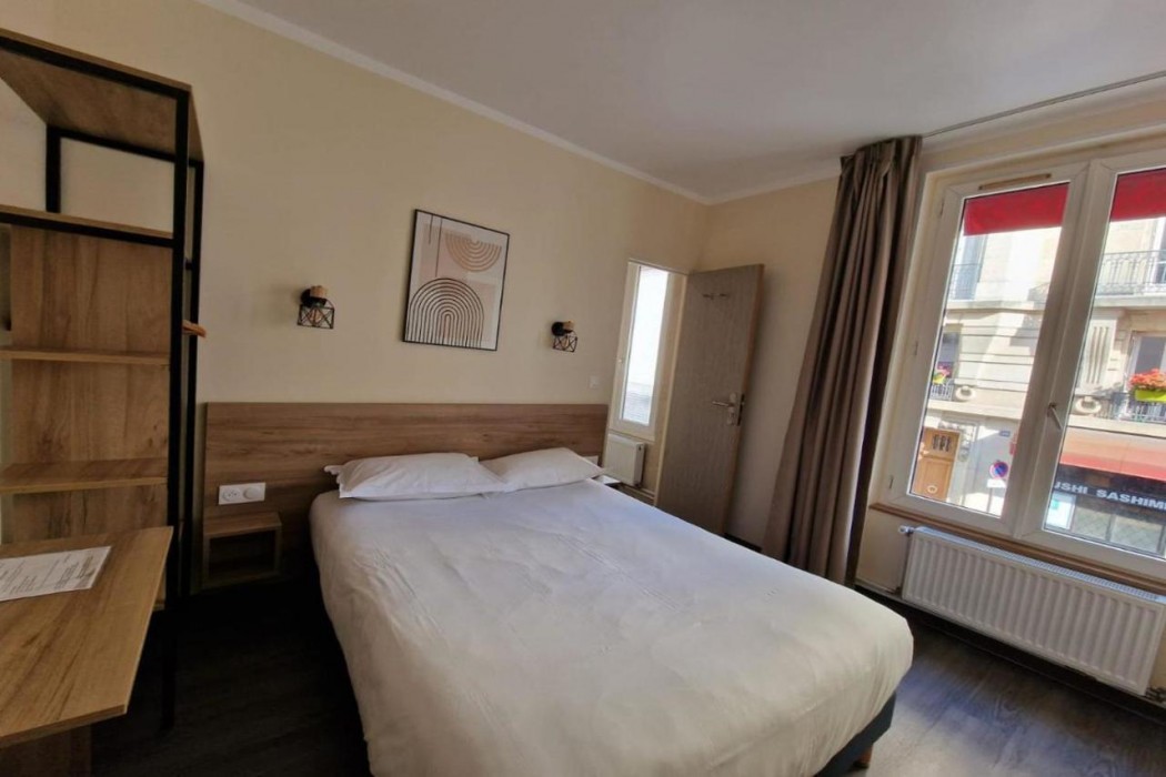 D'anjou Hotel 9/43