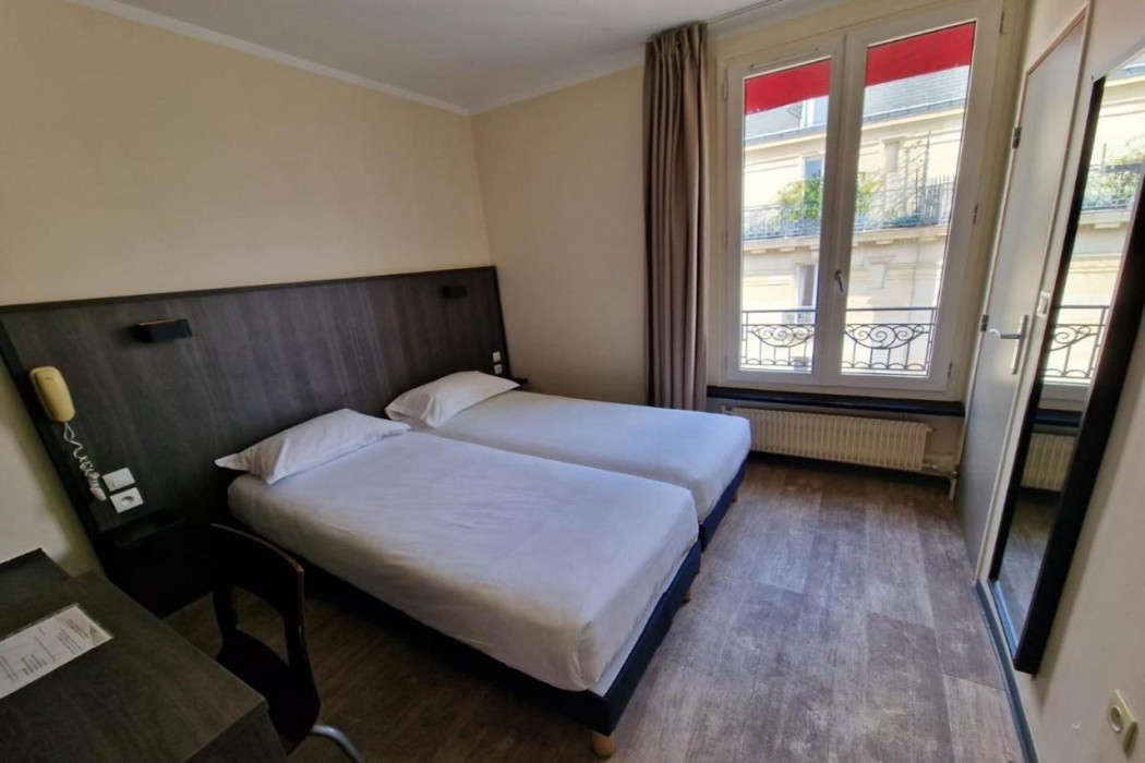 D'anjou Hotel 12/43