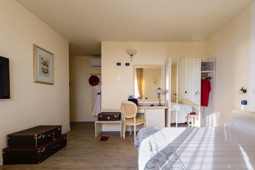 Hotel London 7/39