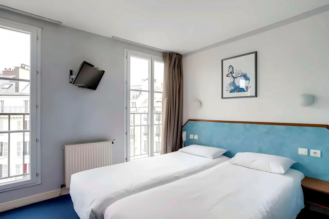 Room at Royal Mansart, PARIS