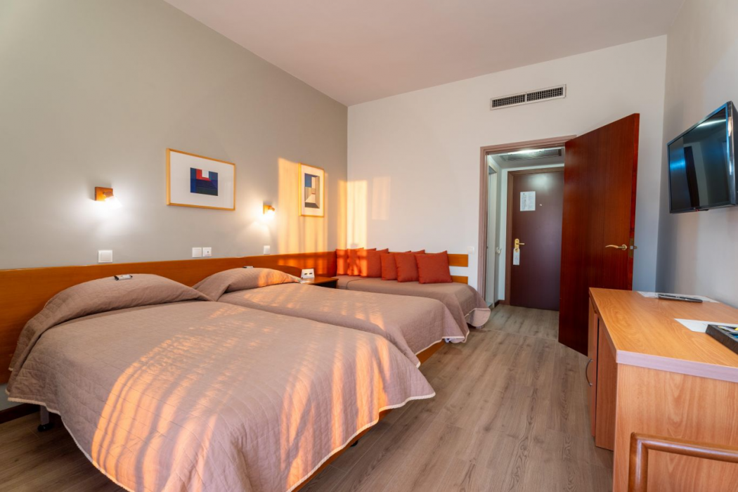 Room at Queen Olga, THESSALONIKI