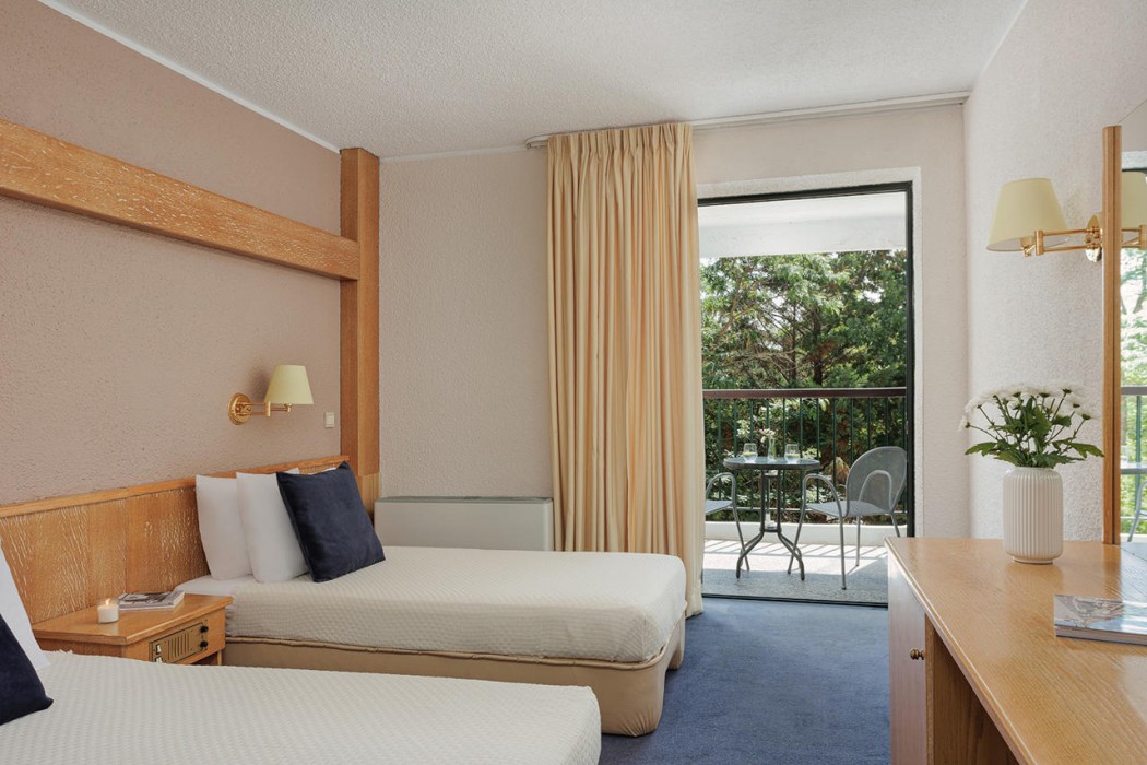 Sun Beach Hotel 12/53