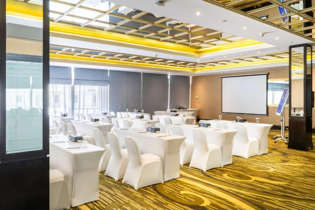 Radisson Blu Hotel and Resort Abu Dhabi Corniche 33/88