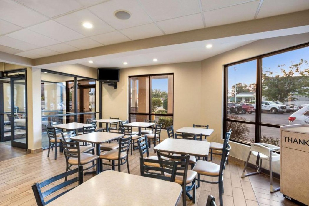 Quality Inn Albany Colonie 18/31