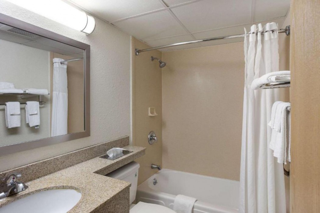 Quality Inn Albany Colonie 16/31