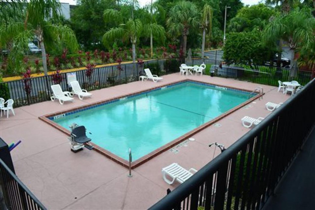 Quality Inn & Suites Orlando Airport 12/18