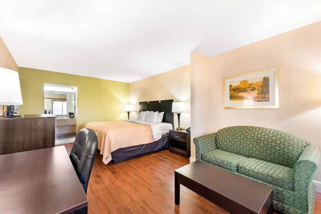 Quality Inn & Suites Orlando Airport 11/18