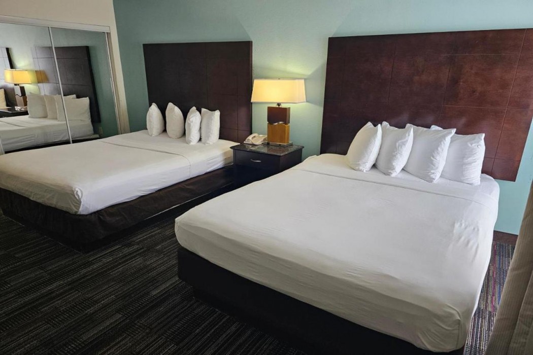 Montreal Suites Orlando 15/35