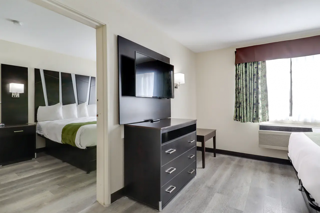 Quality Suites Albuquerque Airport 7/19