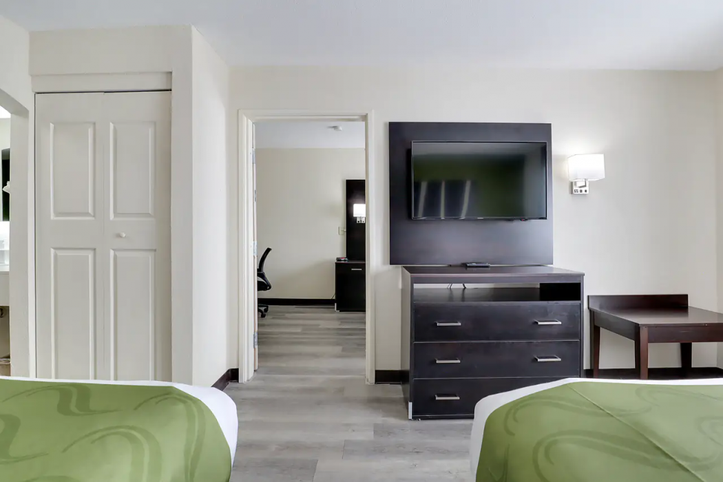 Quality Suites Albuquerque Airport 2/19