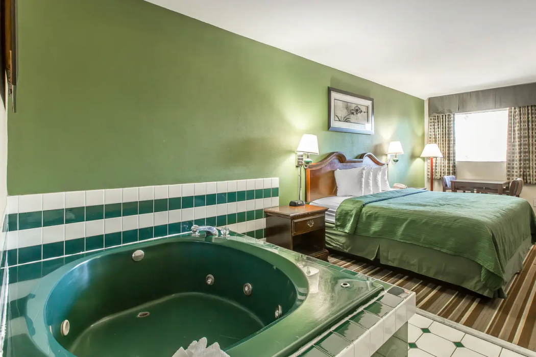 Quality Inn Suites Macon North 10/19
