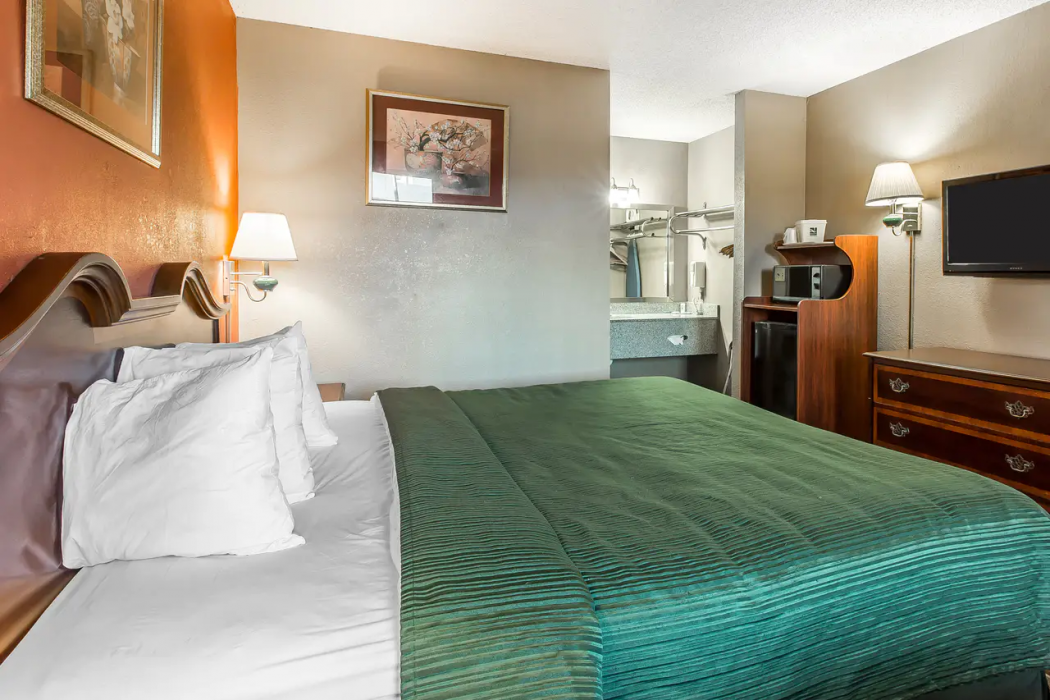 Quality Inn Suites Macon North 13/19