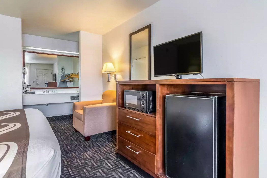 Quality Inn Fresno Near University 16/34