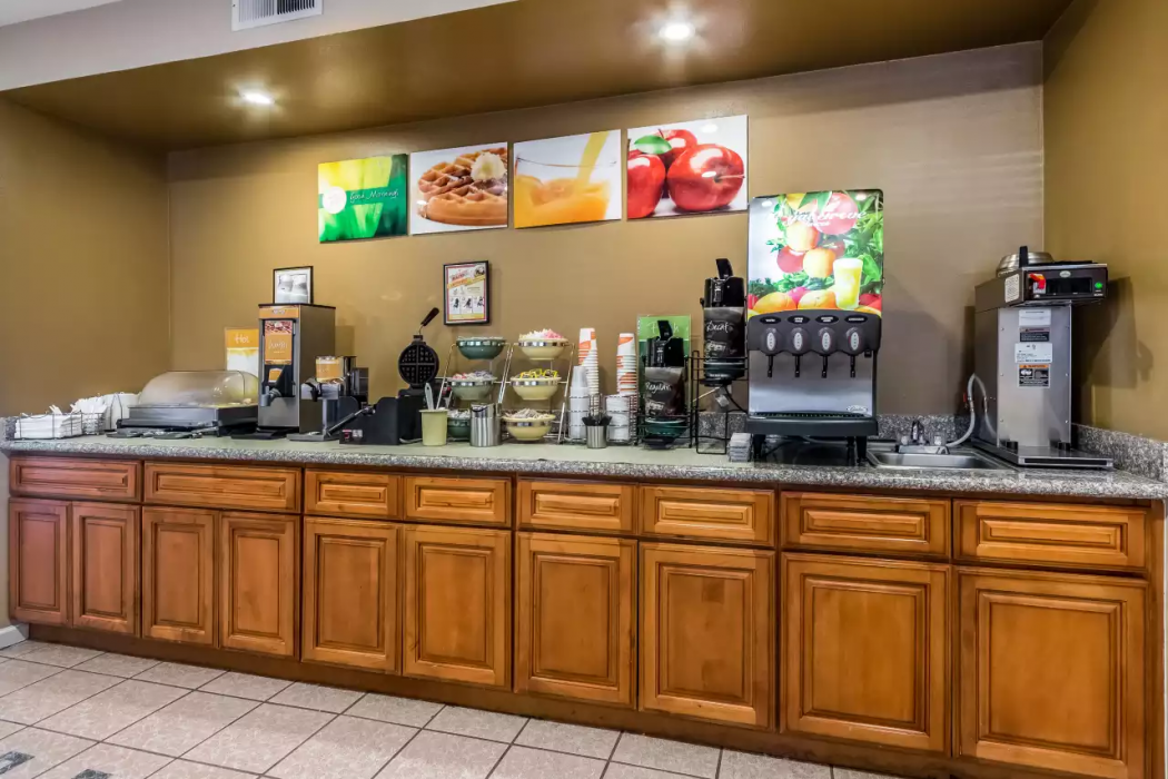Quality Inn Fresno Near University 27/34