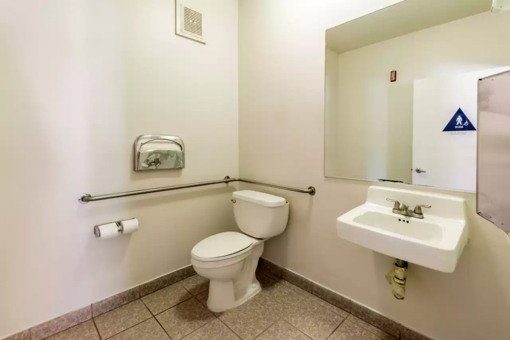 Quality Inn Fresno Near University 14/34