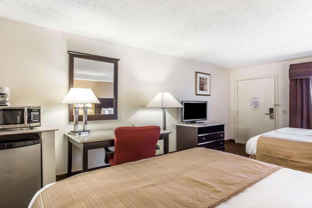Quality Inn & Suites Coliseum 12/20