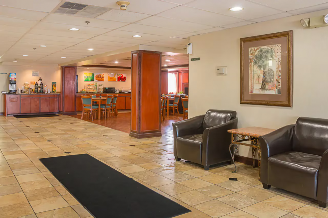 Quality Inn and Suites Detroit Metro Airport 5/27