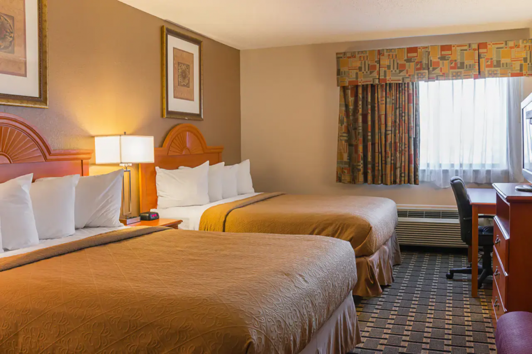 Quality Inn and Suites Detroit Metro Airport 11/27