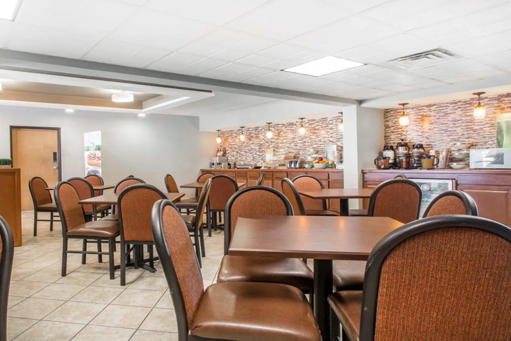 Quality Inn Us65 E Battlefield Rd Springfield 13/30