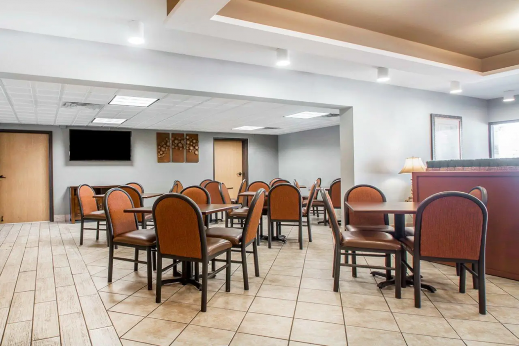 Quality Inn Us65 E Battlefield Rd Springfield 14/30