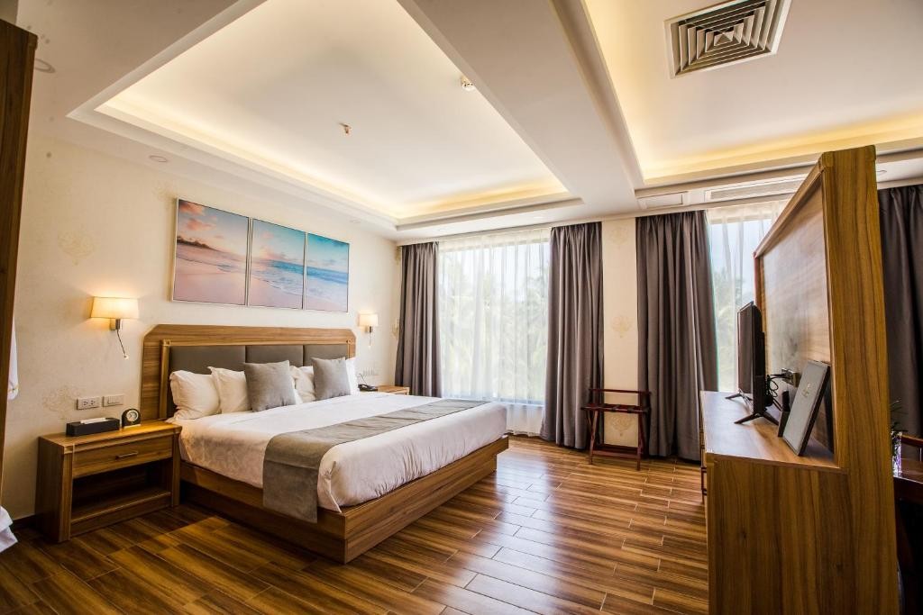 Costa Palawan Resort 7/13